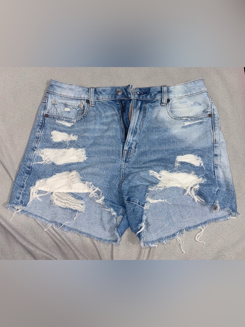 American Eagle Outfitters Light Blue Distressed Women's Denim Shorts